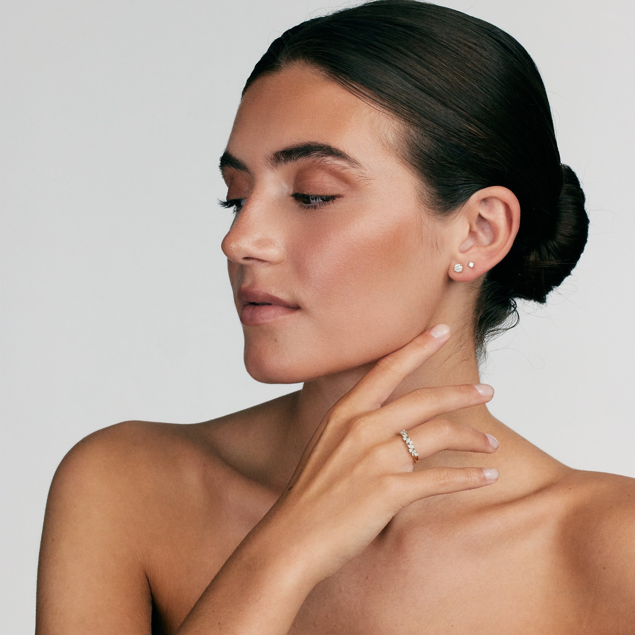 Solitaire Prong Diamant Ørestikker