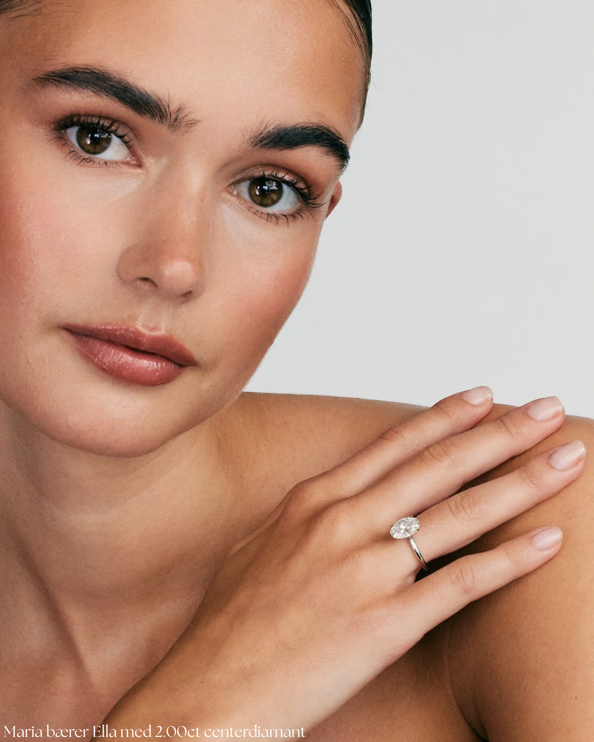 Ella forlovelsesring | Oval diamant