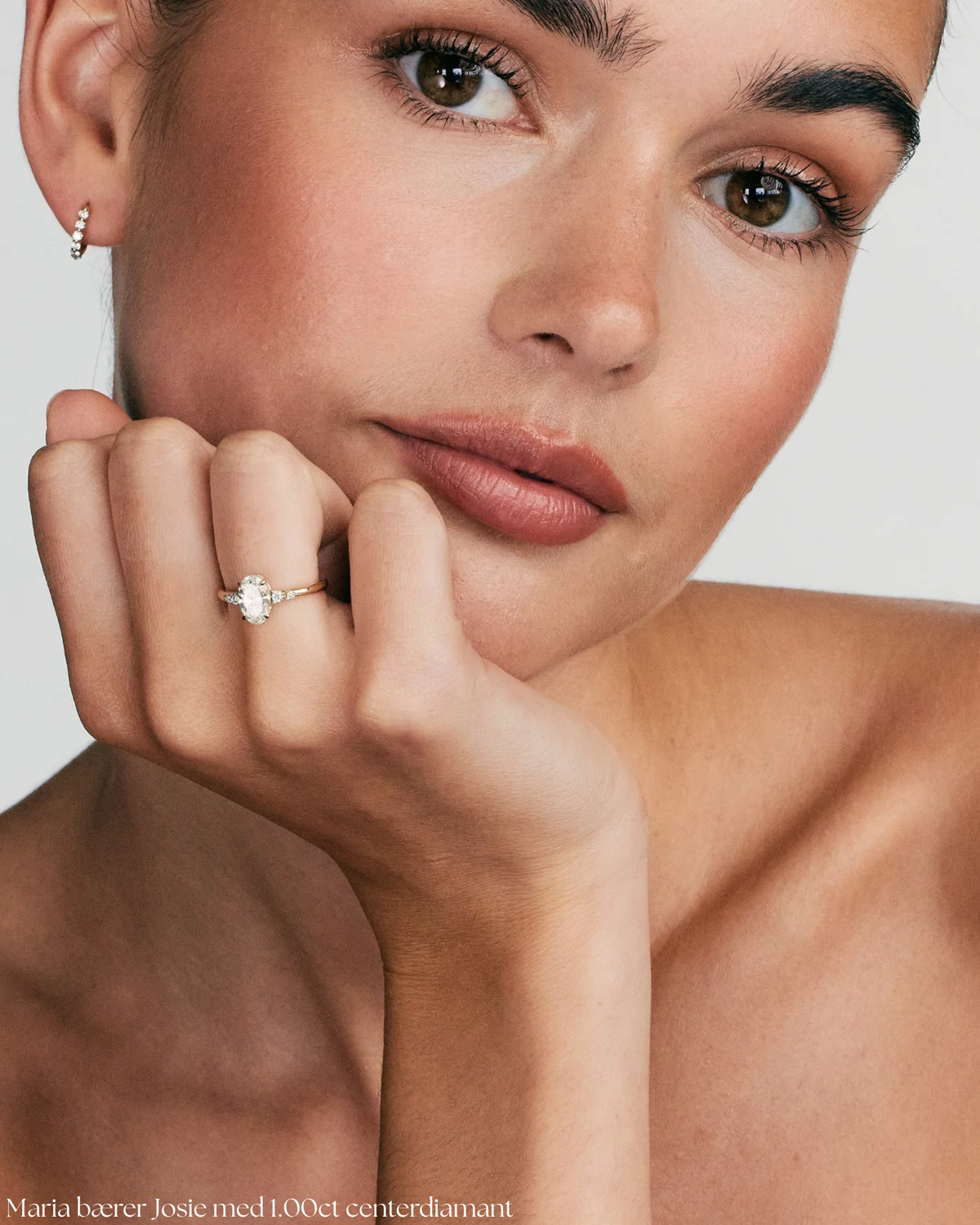 Josie forlovelsesring | Oval diamant