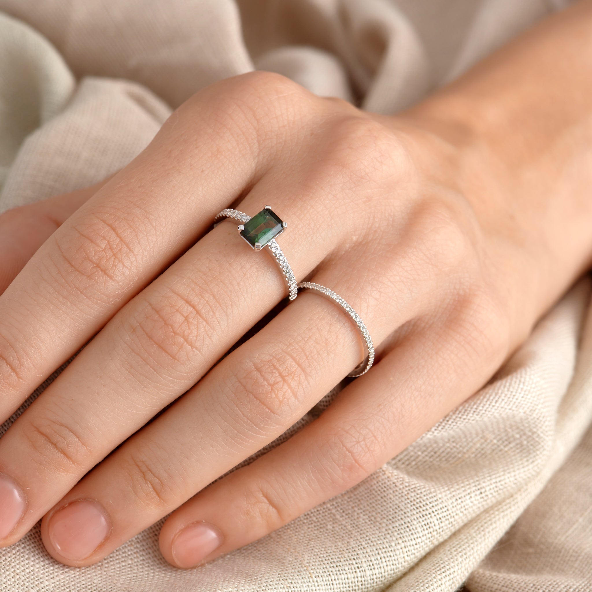 Lemelé-lemelecph-diamond-ring-eternity-alliance-diamant-ring-tourmaline-model-18k-18karat-whitegold-hvidguld