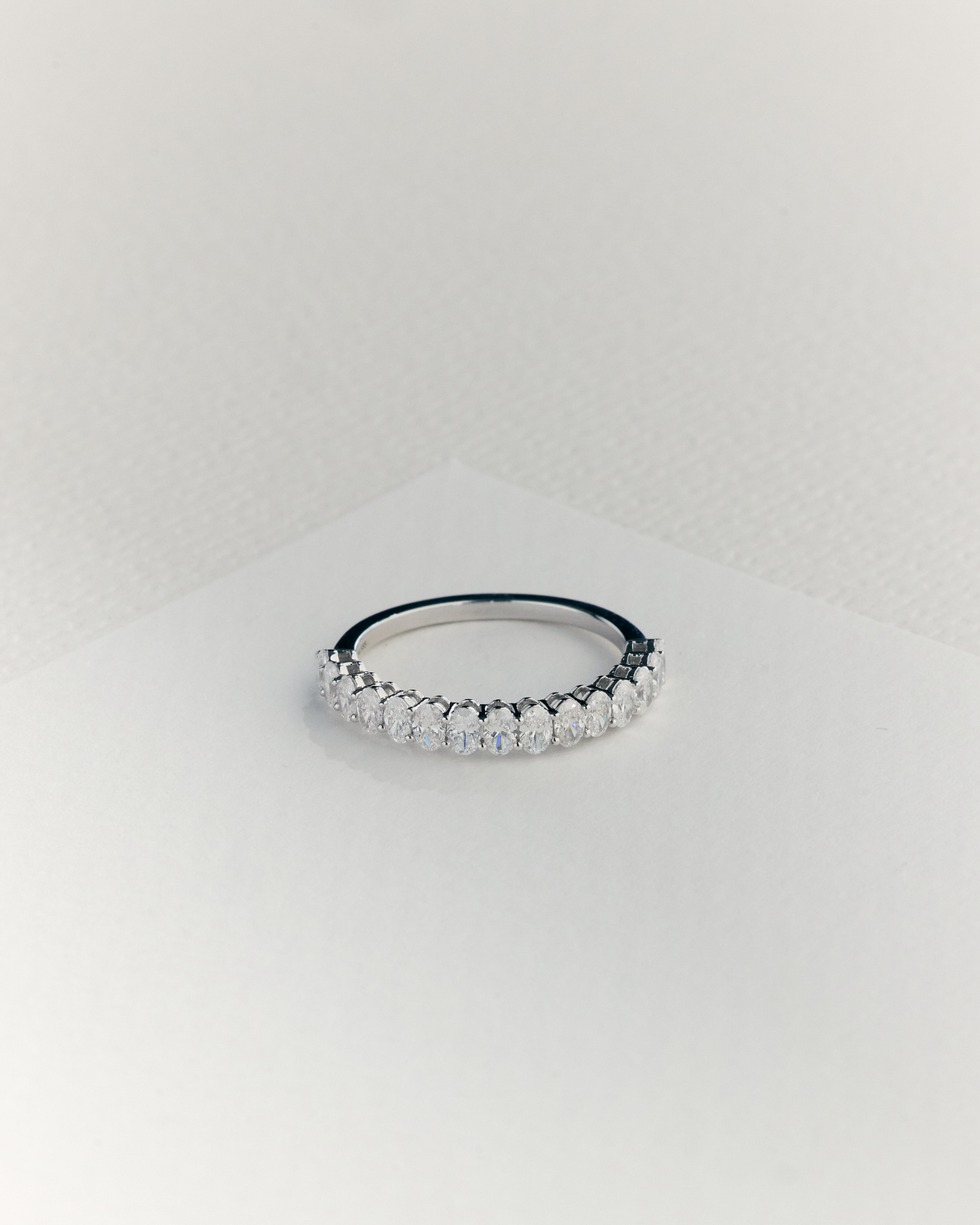 Elodie Halv Alliancering | Oval