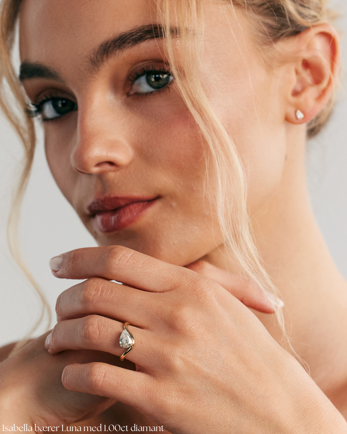 Luna forlovelsesring | Dråbeformet diamant