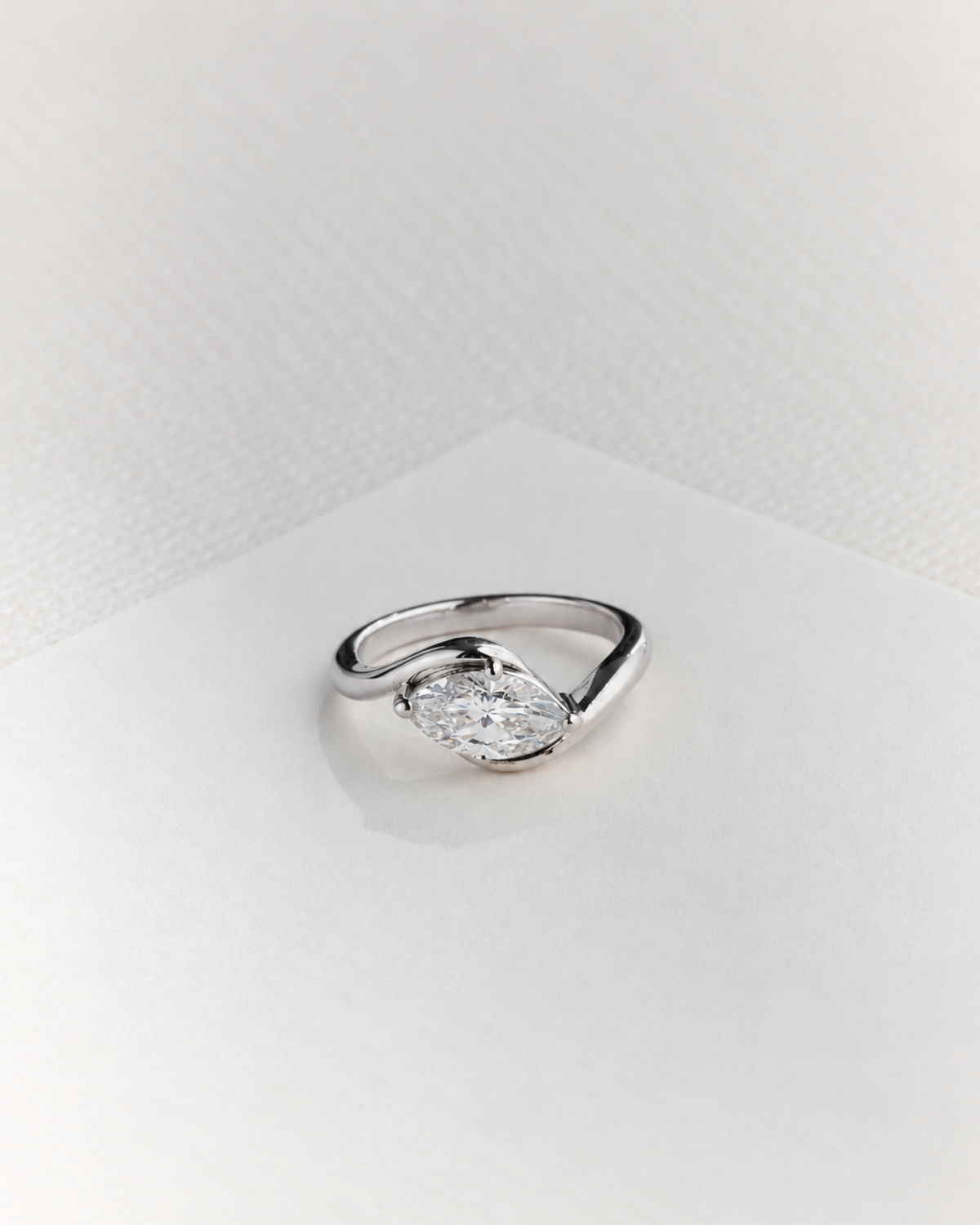 Nora forlovelsesring | Marquise diamant