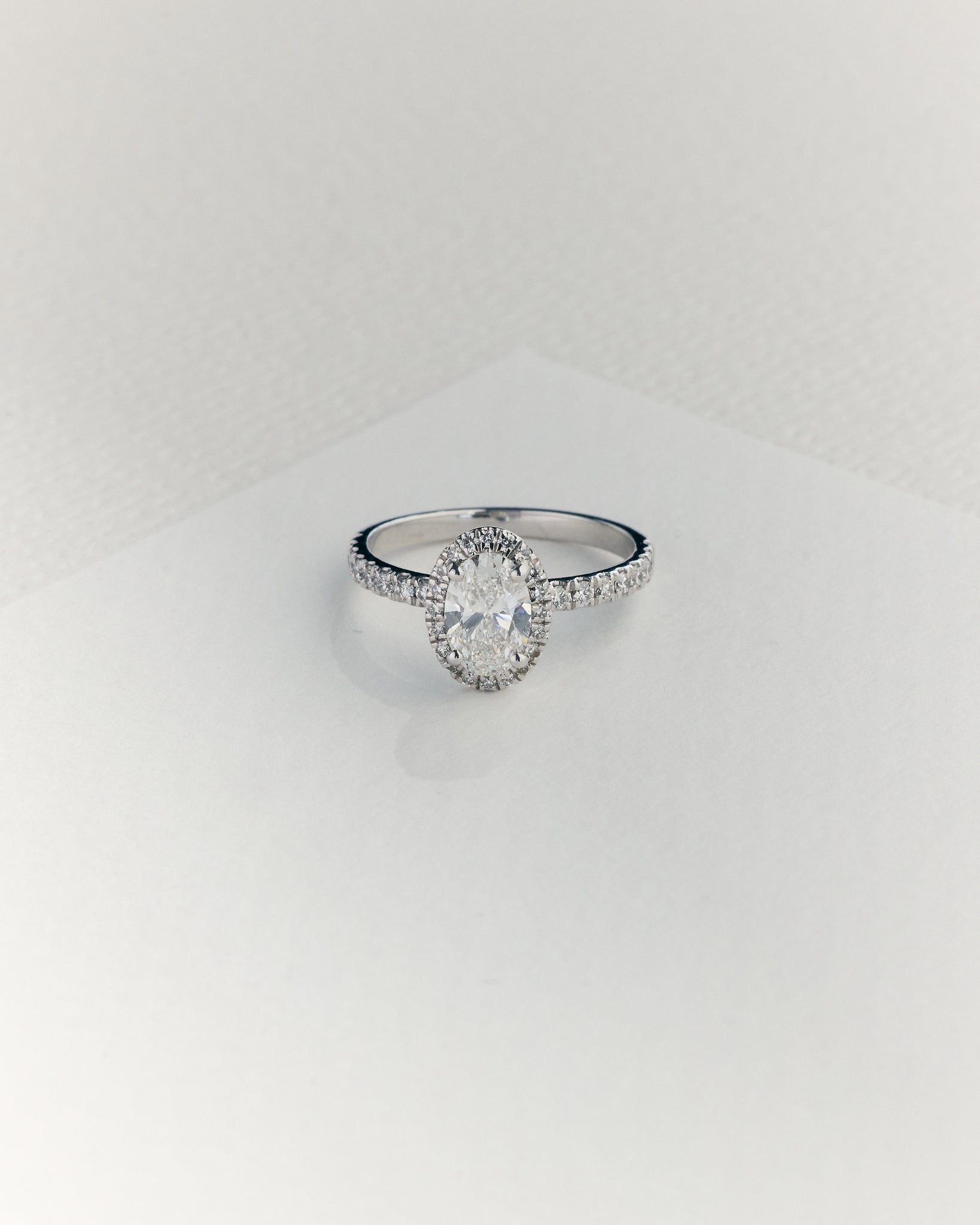 Elena Diamantring | Oval