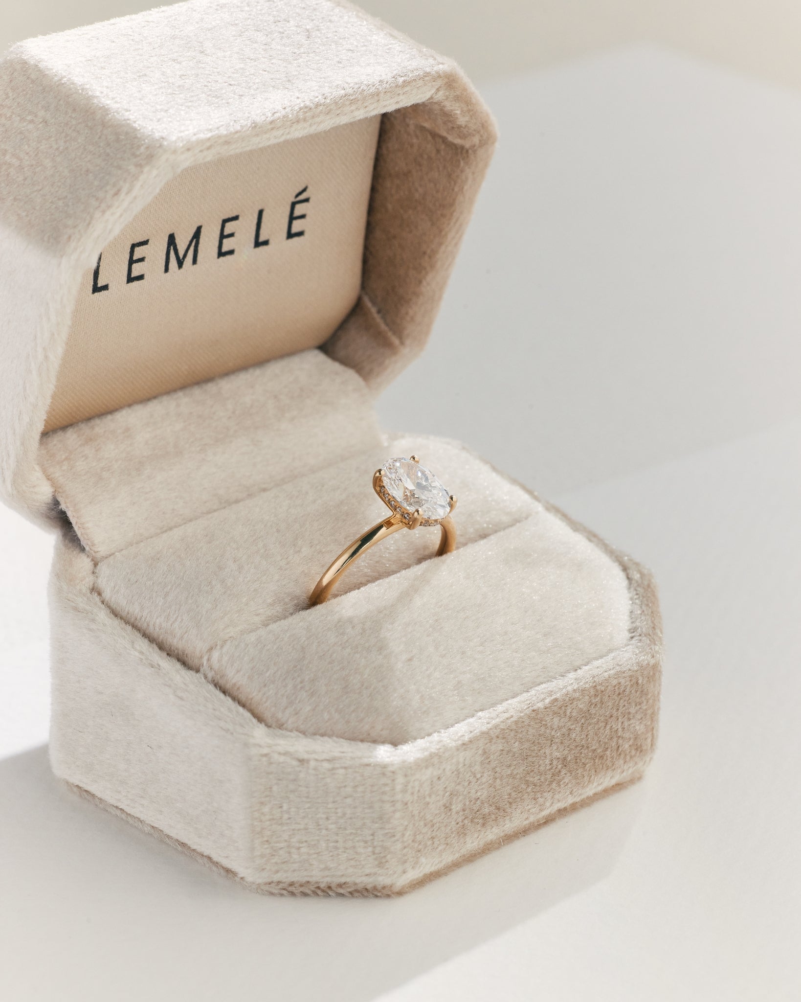 Mila Diamantring  | Oval