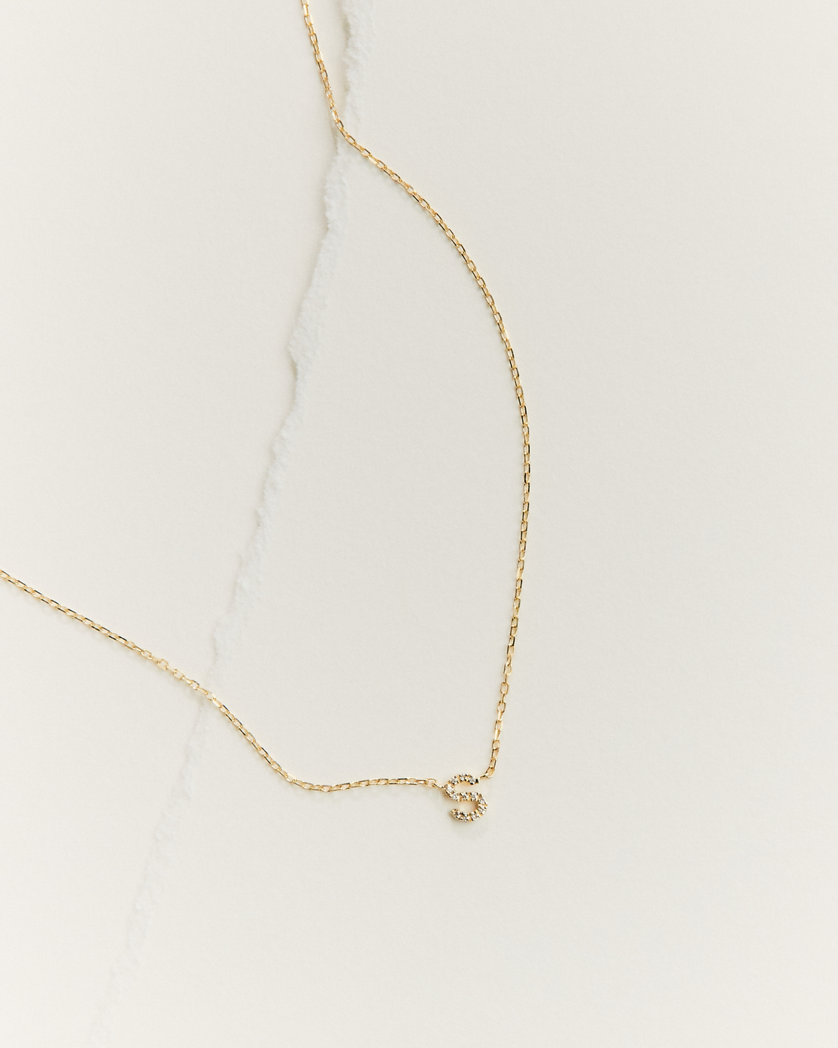 Diamant Bogstav | A-Z | Sat i halskæden